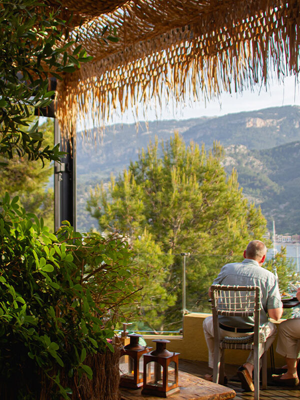 Neni-at-Bikini-Island-Mountain-Hotel