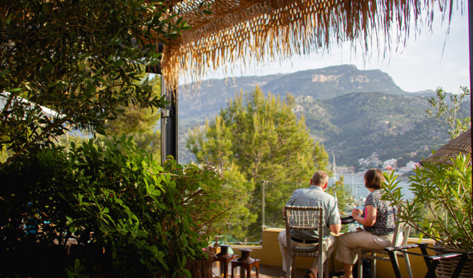 Neni-at-Bikini-Island-Mountain-Hotel