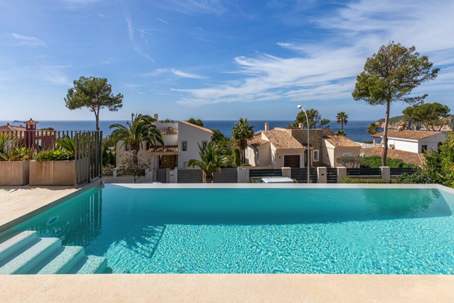 Villa for sale in Santa Ponsa