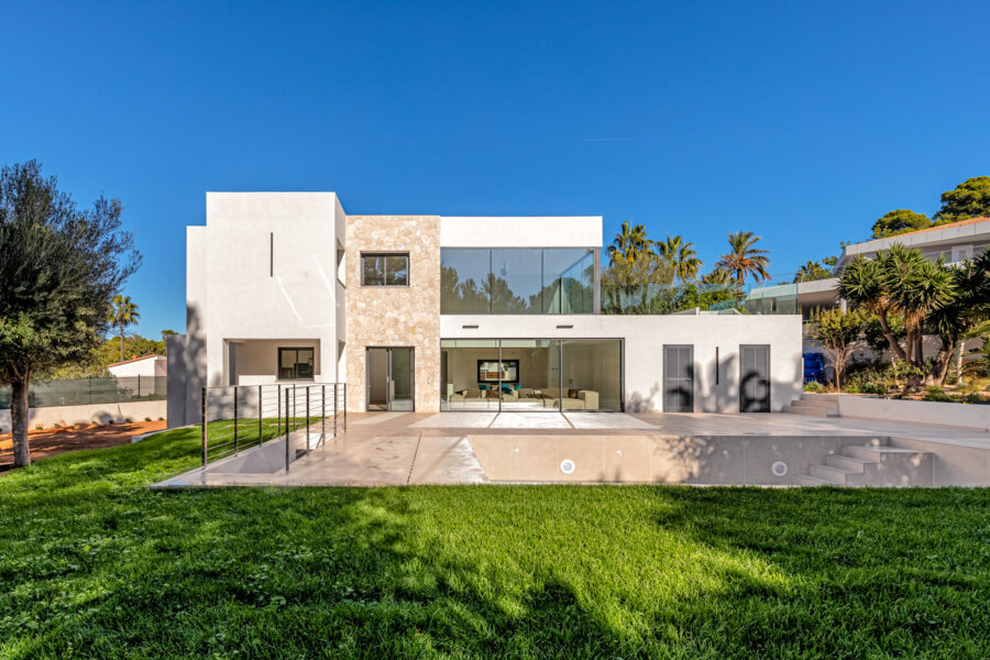 Villa for sale in Santa Ponsa