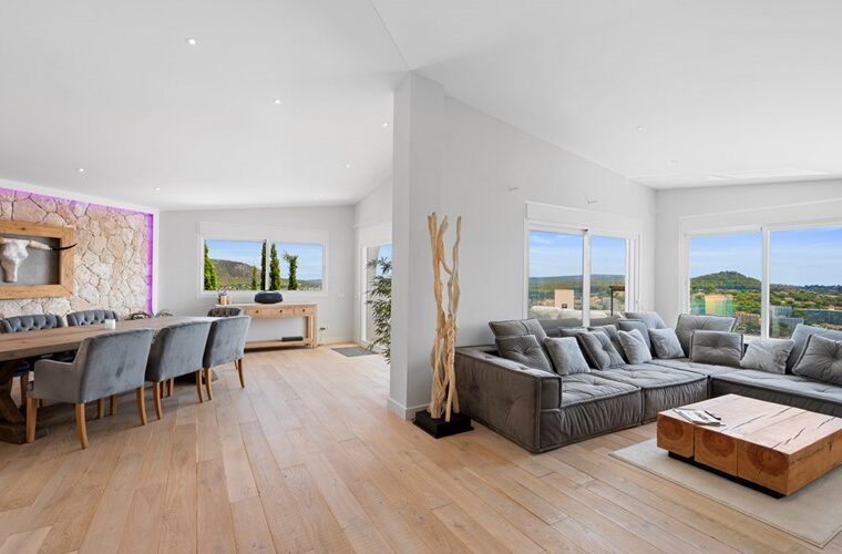 Villa for sale in Santa Ponsa