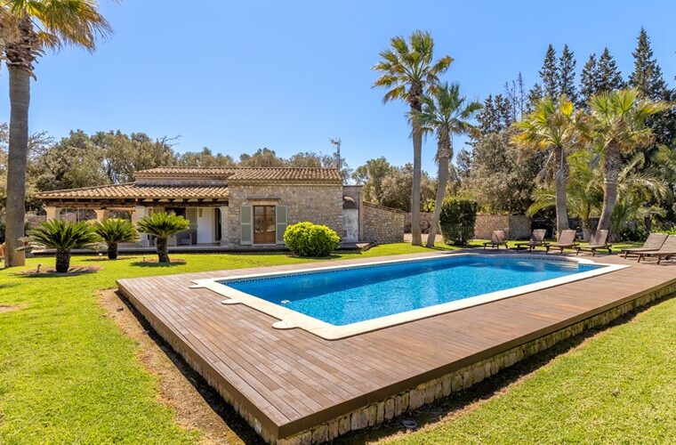 Finca for sale near Artà