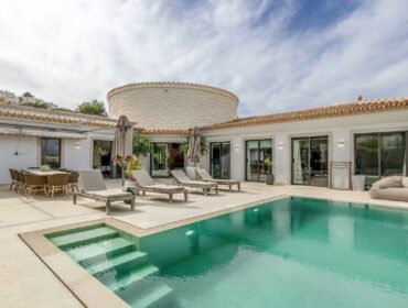 Villa for sale in Santa Ponsa