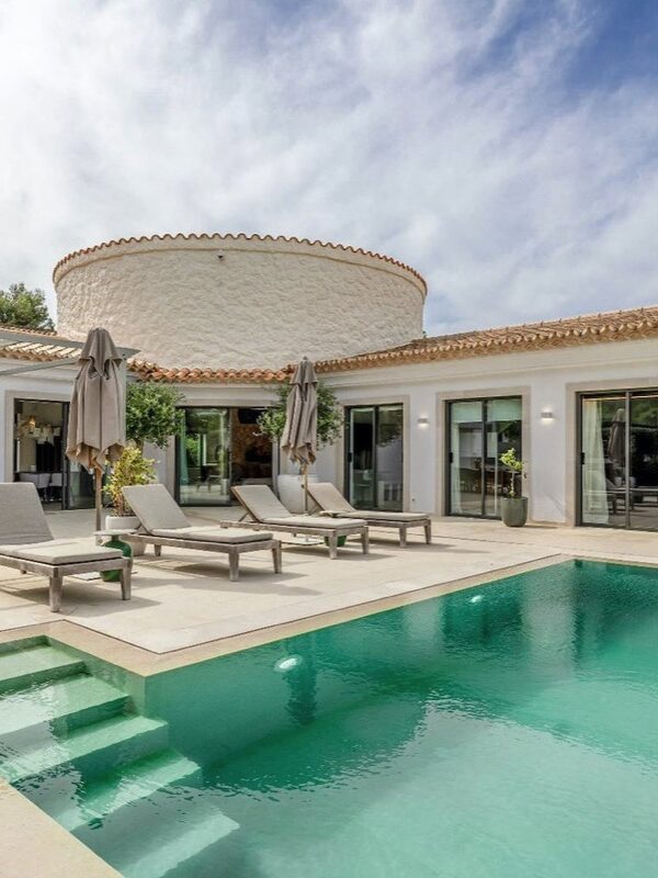 Villa for sale in Santa Ponsa