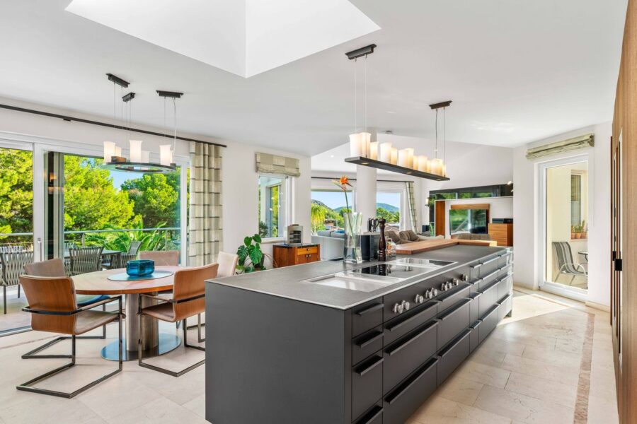 Contemporary Sea-View Villa in Santa Ponsa