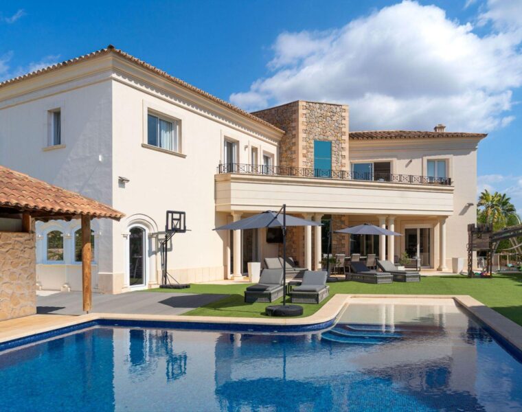 Contemporary Villa in Nova Santa Ponsa