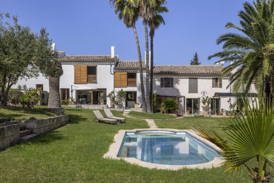 Country Home in Establiments