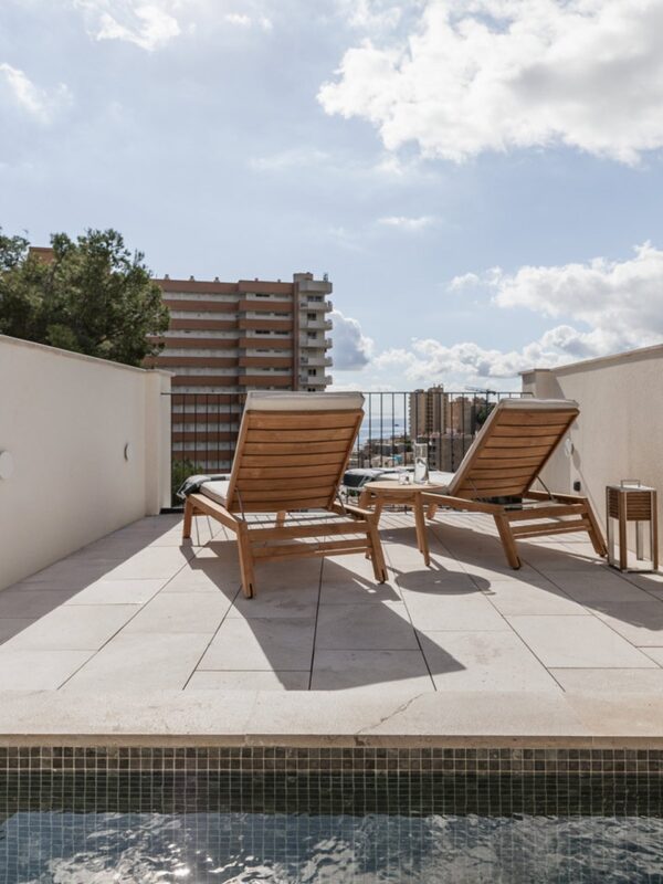 Bright poolside ground-floor home with terrace in cala mayor - 670.000€