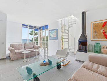 Scandinavian-style villa with a breathtaking sea view for sale in port andratx