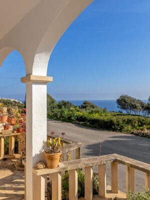 Sea-view villa for sale with saltwater pool and rental licence in cala figuera