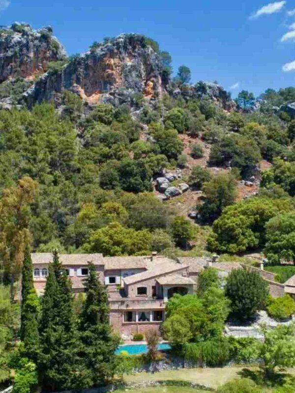 Contemporary country home with pool and gardens in pollensa - 5.200.000 €