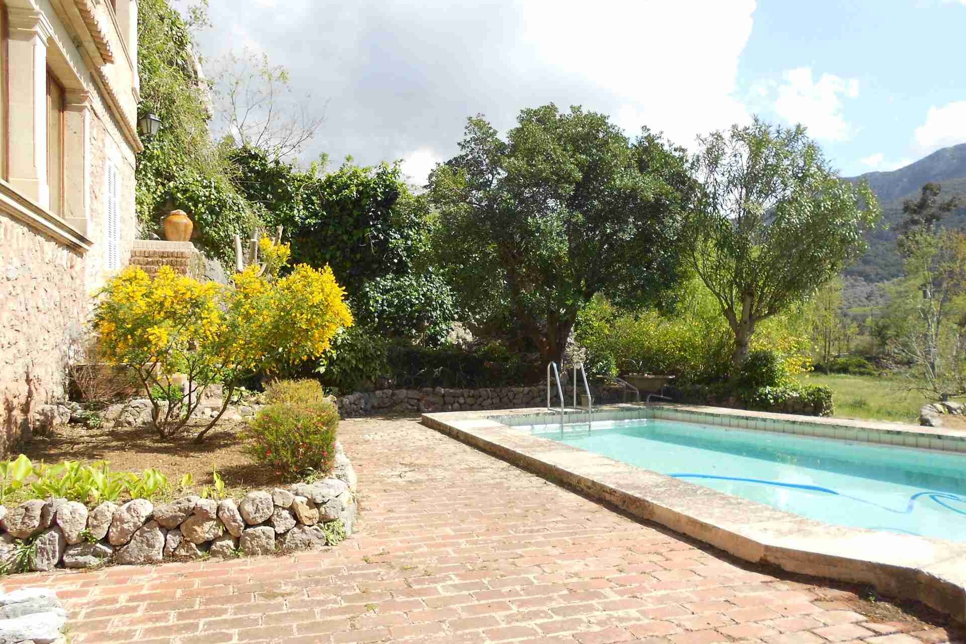 Contemporary country home with pool and gardens in pollensa - 5.200.000 €