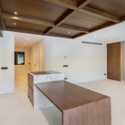 Contemporary townhouse with rooftop terrace and pool for sale in palma