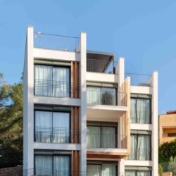 Sea-view apartment with private pool, garden and terraces for sale in palma