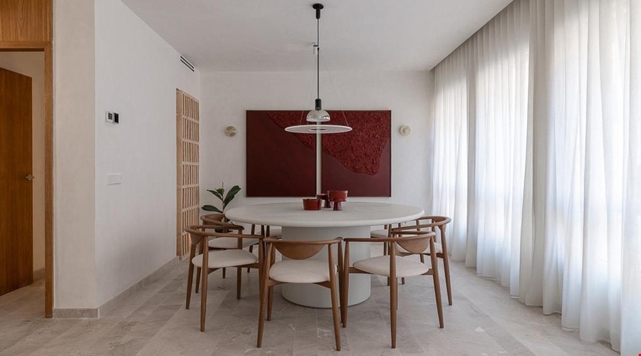 Elegant four-bedroom apartment for sale with terrace near paseo mallorca in palma