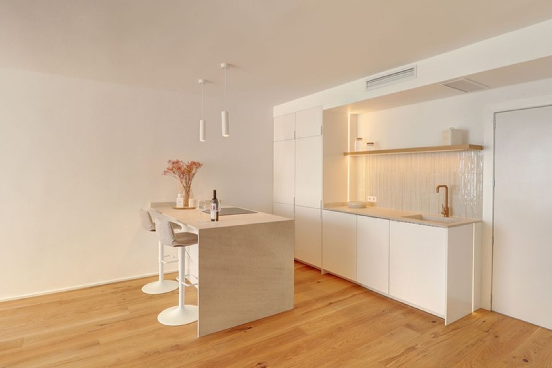 Ático de tres dormitorios en venta con terraza y vistas al mar en palma Three-bedroom penthouse for sale with terrace and sea views in palma