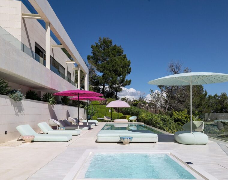 Contemporary luxury villa with pool for sale in son vida