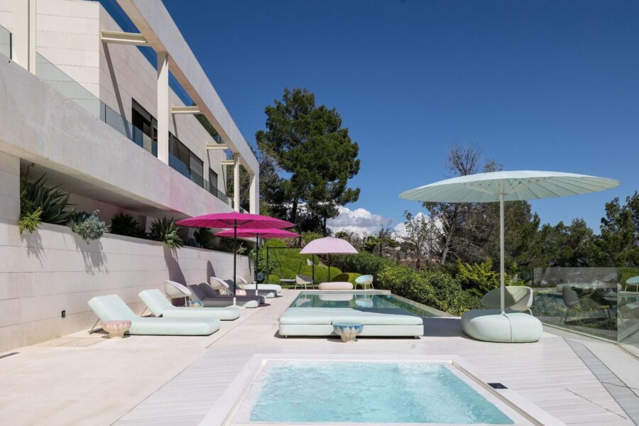 Contemporary luxury villa with pool for sale in son vida
