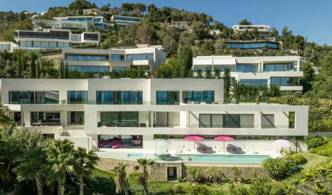 Contemporary luxury villa with pool for sale in son vida
