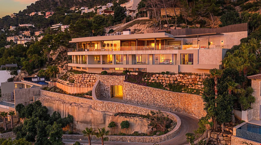 Exceptional contemporary villa with panoramic sea views for sale in port d’andratx
