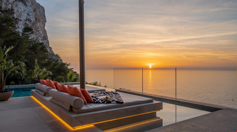 Exceptional contemporary villa with panoramic sea views for sale in port d’andratx