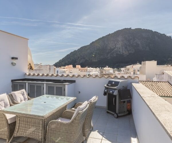 Penthouse apartment for sale with private jacuzzi terrace and open views in pollença