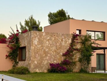Modern 4-bedroom country house with pool and garden for sale in valldemossa