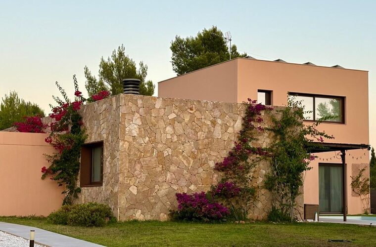 Modern 4-bedroom country house with pool and garden for sale in valldemossa