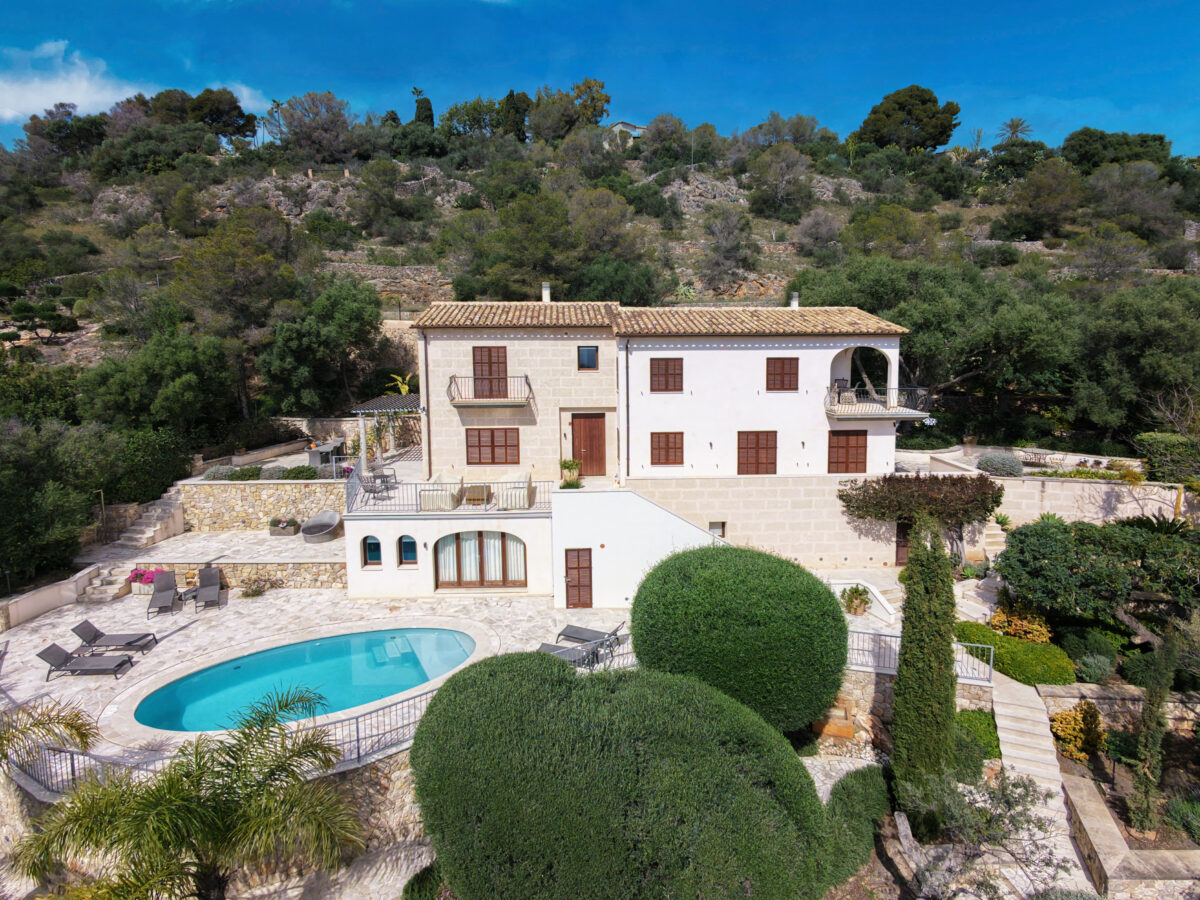 Villa mit fünf Schlafzimmern und Vermietungslizenz in Genova