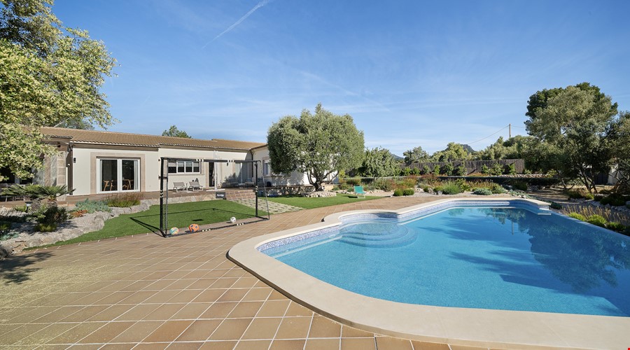 Mediterranes Landhaus mit weitläufigen Gärten zum Verkauf in Calvià