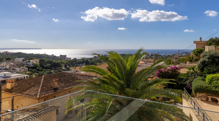 Modernes Stadthaus mit Meerblick und privater Dachterrasse in Genova zu verkaufen
