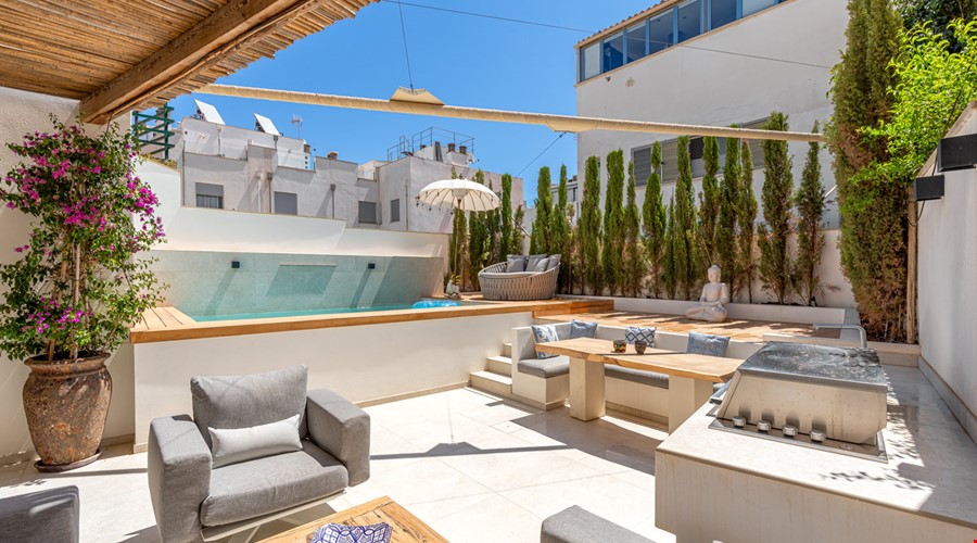 Exquisit renoviertes Stadthaus mit Pool und Dachterrasse zum Verkauf in Palma