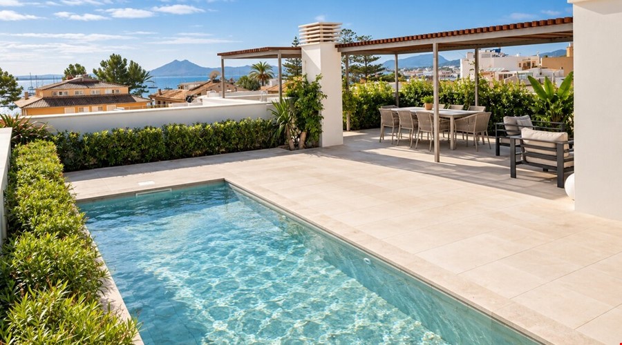 Luxuriöses Penthouse mit privatem Dachpool und Blick auf die Bucht zum Verkauf in Pollensa