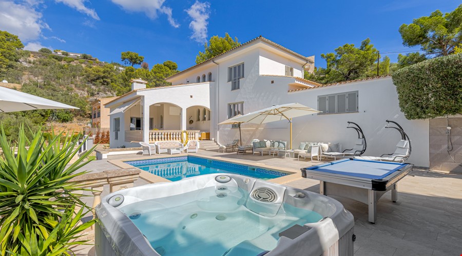 Mediterrane Villa mit Panoramablick und privatem Pool zum Verkauf in Son Font, Calvià