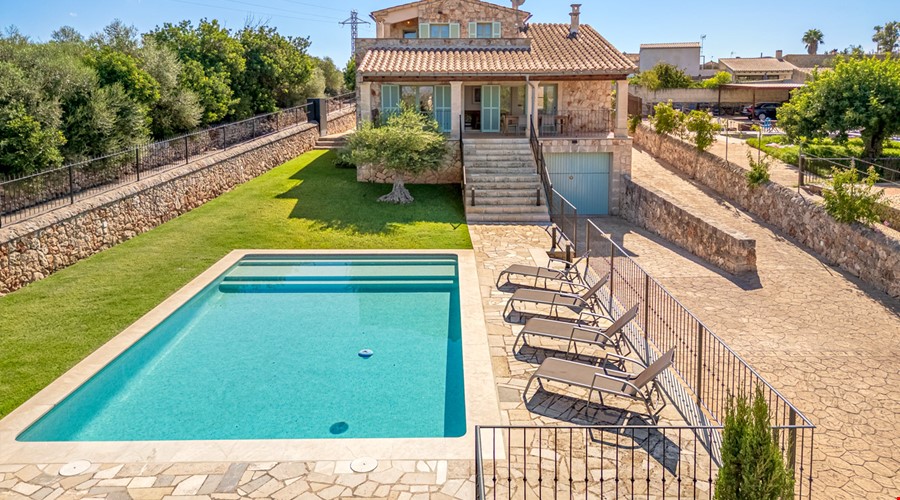 Gelassene Landhaus mit drei Schlafzimmern, privatem Pool und weitem Ausblick in Sineu